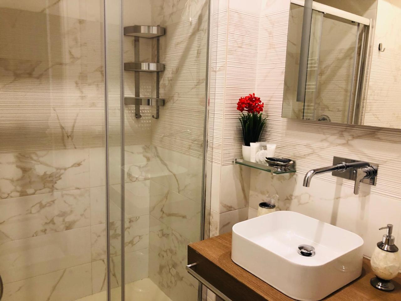 Kambal Luxury Suites Rom Exteriör bild